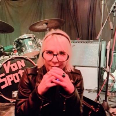 Nina Auf Tour1